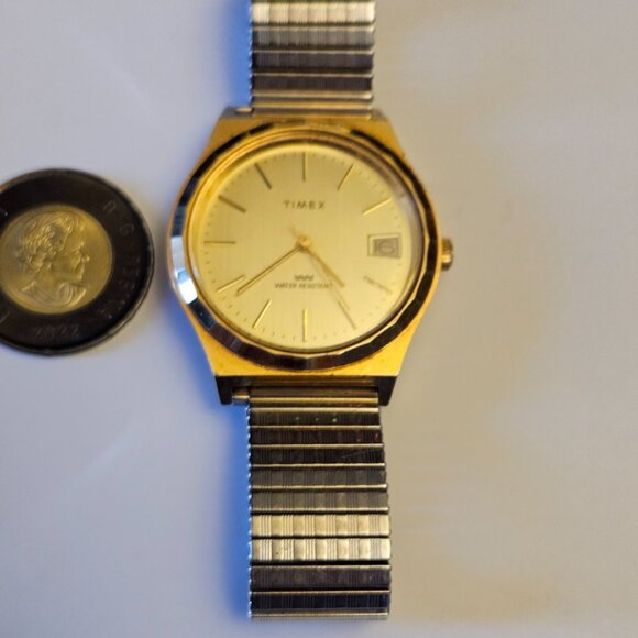 Vintage Timex Gold-Tone Expansion Watch – Classic Elegance - Picture 6 of 11